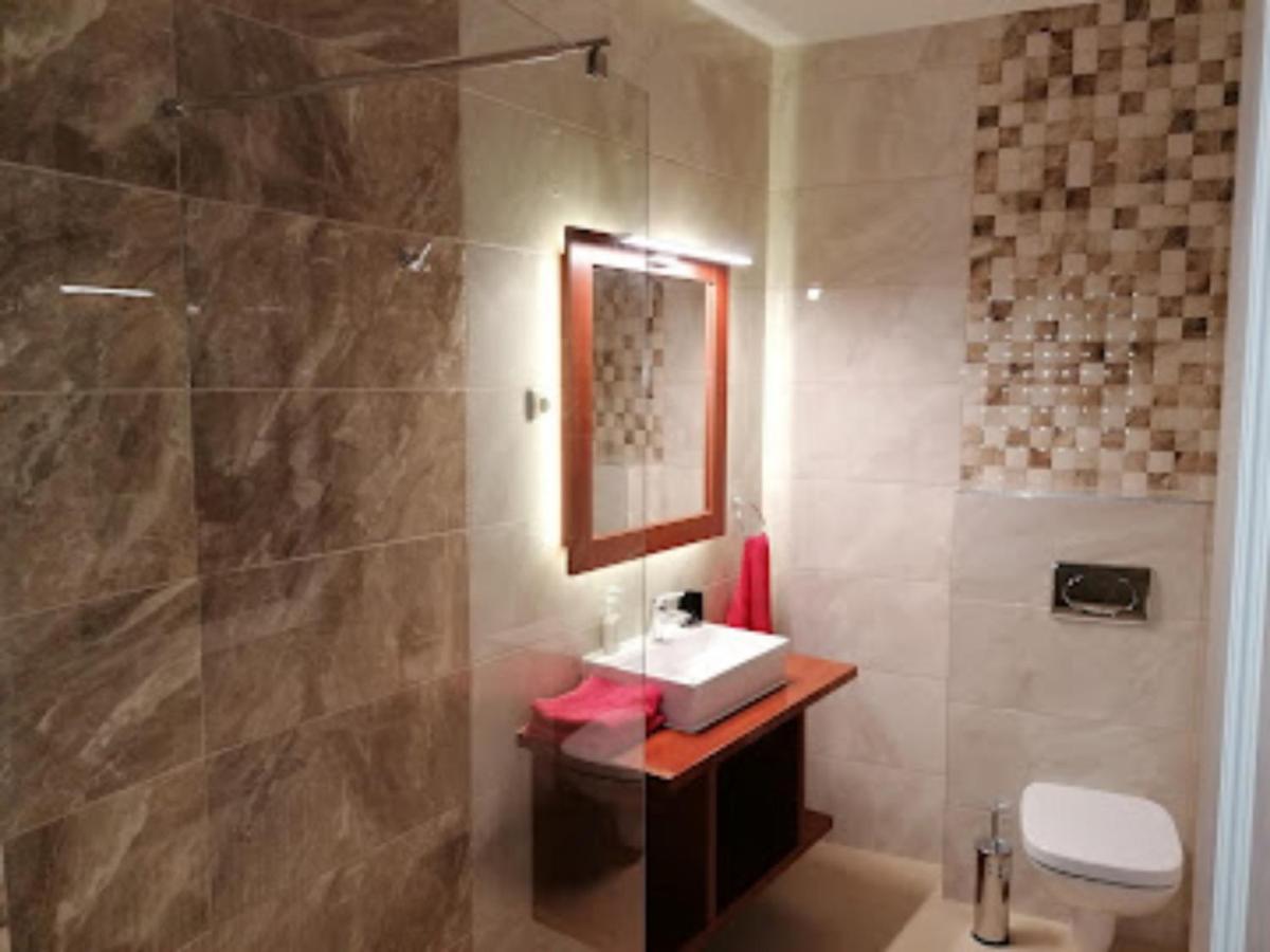 לינה וארוחת בוקר Nyíregyháza Staff House מראה חיצוני תמונה