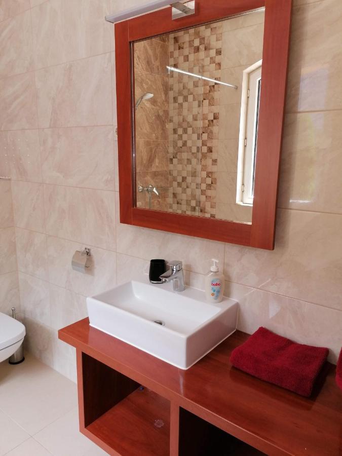 לינה וארוחת בוקר Nyíregyháza Staff House מראה חיצוני תמונה