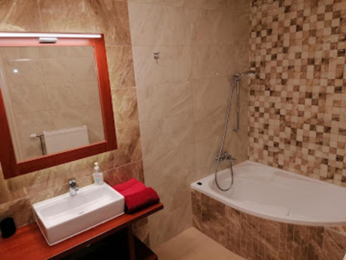 לינה וארוחת בוקר Nyíregyháza Staff House מראה חיצוני תמונה